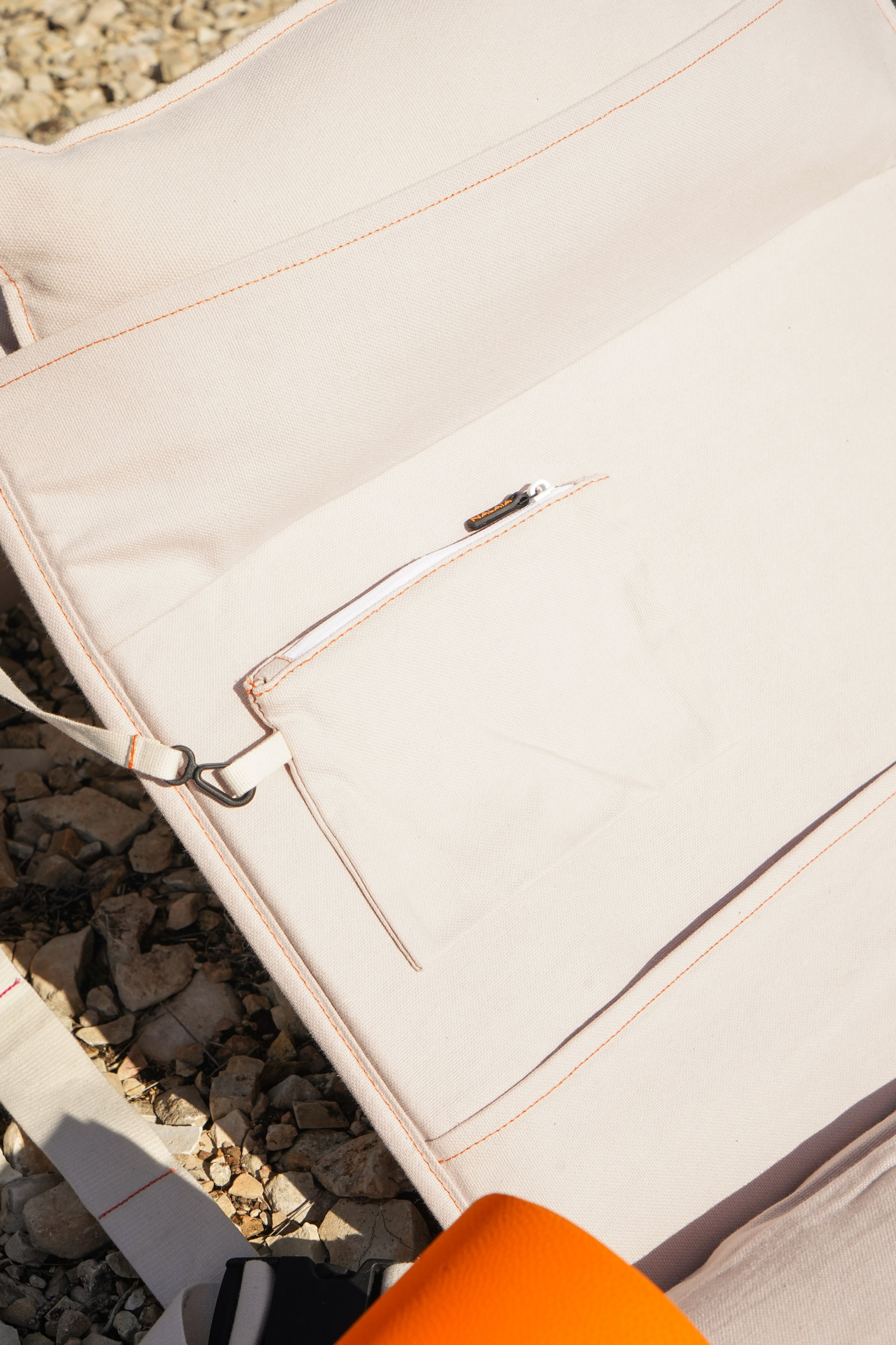 Le Nomad - Transat pliable blanc cassé